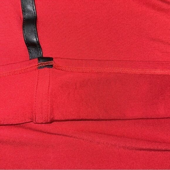 cable & gauge L Red Black Faux Leather Trim Crew Lightweight Quarter Sleeve Top - Picture 14 of 14
